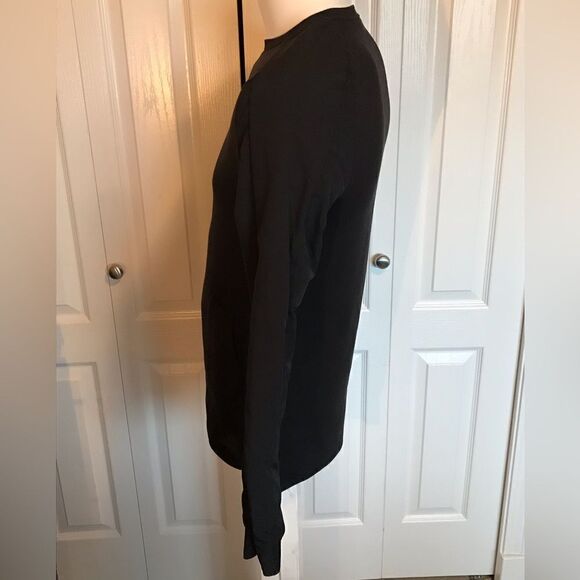 Reebok sweater  - Picture 7 of 9